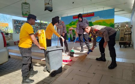 Polres Malang Perkuat Hubungan Harmonis melalui Aksi Bersih Vihara